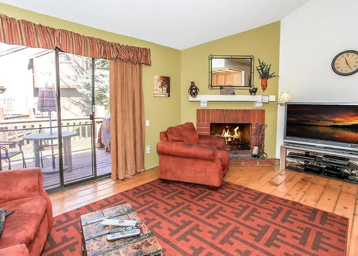 Brown Bear'S Den - Spacious Condo Within Walking Distance To All Big Bear Has To Offer!